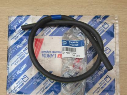 51707029 Slang tussen de turbo en overboost klep