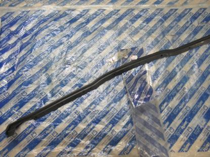 5961076 Profiel voor linker deur van de achterklep