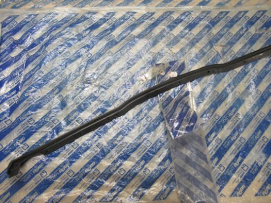 5961076 Profiel voor linker deur van de achterklep