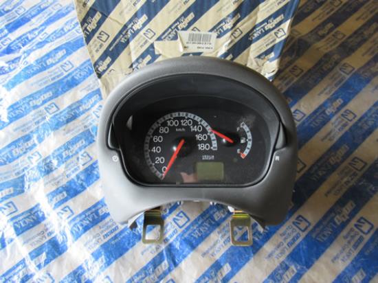 735382379 Instrumentenpaneel