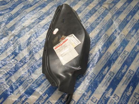 7587438 Rechter beschermplaat voor generator