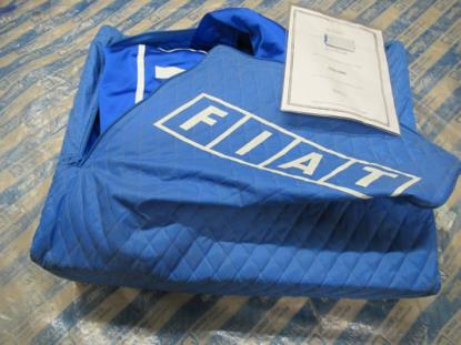 AH5522 Autohoes blauw met witte FIAT letters