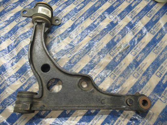 1320756080 Draagarm rechtsvoor