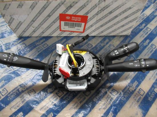 156040578 Stuurschakelaar met regensensor en stuurwielbediening