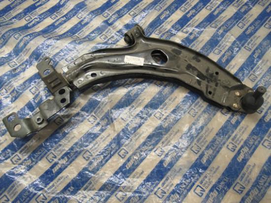 46777741 Draagarm rechtsvoor