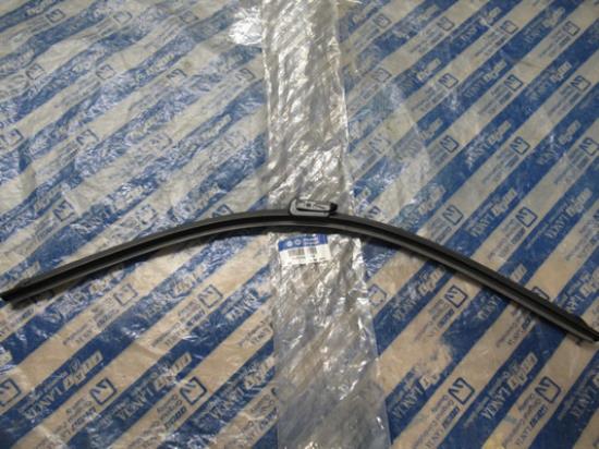 51757532 Ruitenwisser links