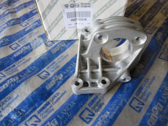 51772318 Aandrijfassteun