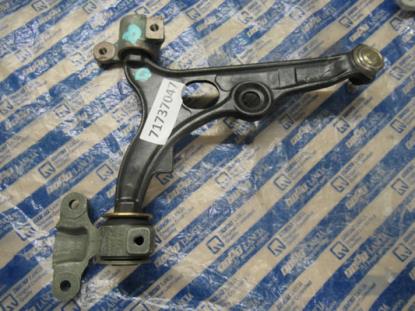 71737047 Draagarm linksvoor