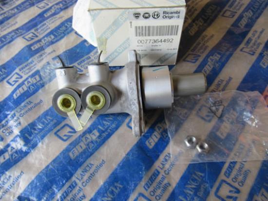 77364492 Hoofdremcilinder