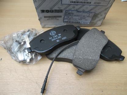 77366761 Remblokset voorzijde