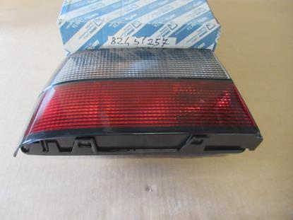 82451257 Achterlicht links