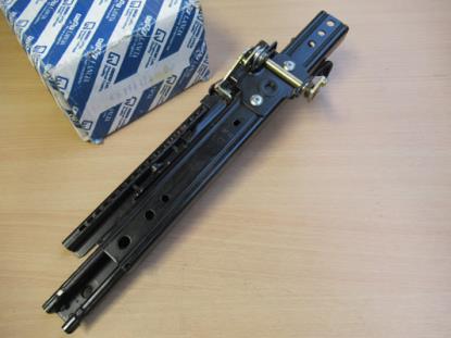 46996424 Geleiding voor rechtsbinnen passagiersstoel