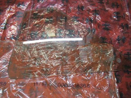 60518368 Kleine ruit voor portier rechtsachter