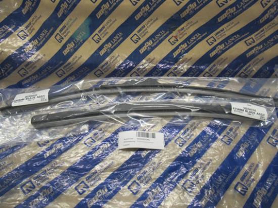 68103975AA Ruitenwisserbladenset voorzijde 60 en 48cm