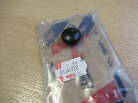 82444928 Plug voor ruitenwissers