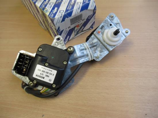 82444946 Steun inclusief actuator voor airconditioning