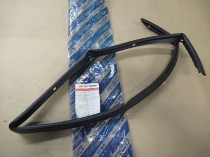 82467081 Motorkap pakking