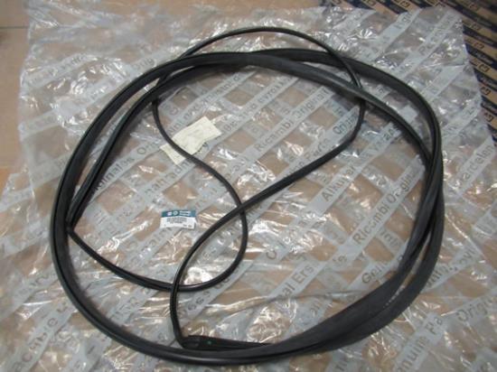 1327095080 Profielrubber voorruit