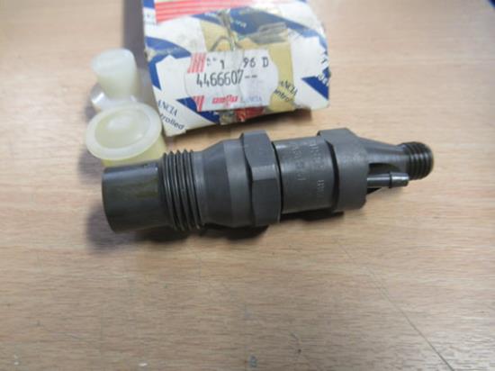 4466607 Injector