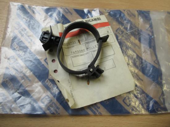 7693080 Veertje voor luchtfilterhuis