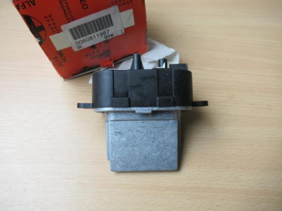 60811987 Kachelweerstand