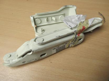 46306076 Rechter scharnier voor motorkap