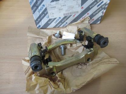 77362686 Beugel voor remmen linksvoor