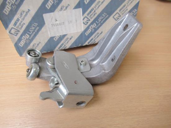 7556027 Schuifdeurgeleider met slot