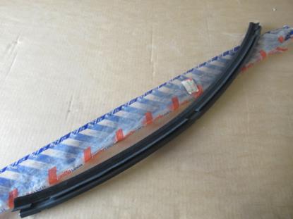 82419187 Sierlijst voor zowel links- als rechtsachter