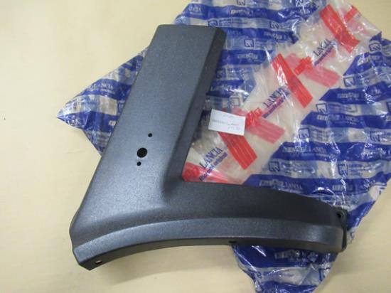 180833680 Stootstrip rechtsachter