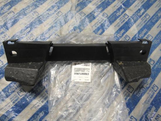 60699863 Stootblok midden bumper voorzijde