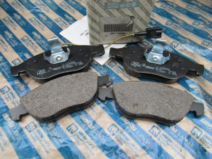 71748390 Remblokset voorzijde