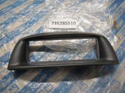 735285510 Radioframe voor dashboard