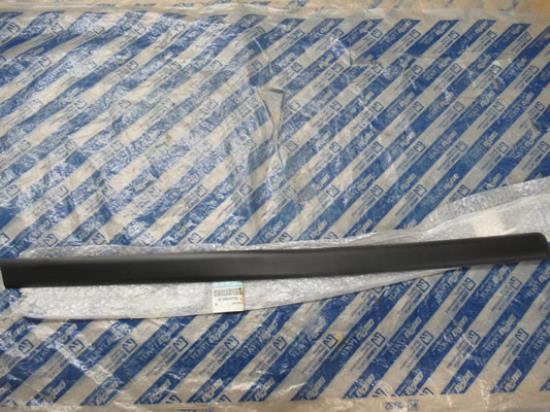 735518752 Stootstrip portier rechtsvoor