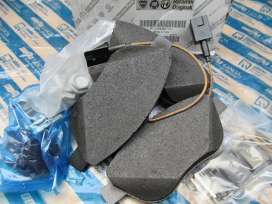 77365468 Remblokset voorzijde