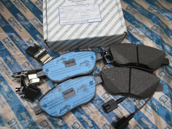 77365716 Remblokset voorzijde