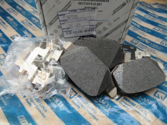 77367515 Remblokkenset achterzijde