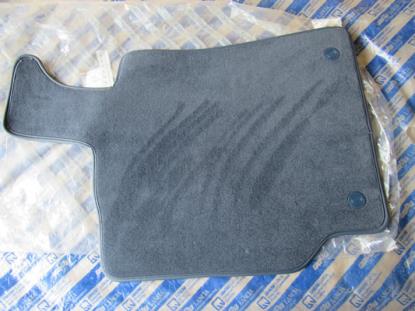 156028051 Tapijt linksvoor