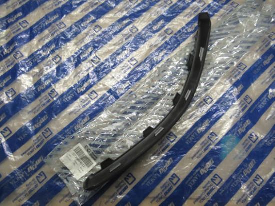 735364611 Sierlijst rechts voorbumper