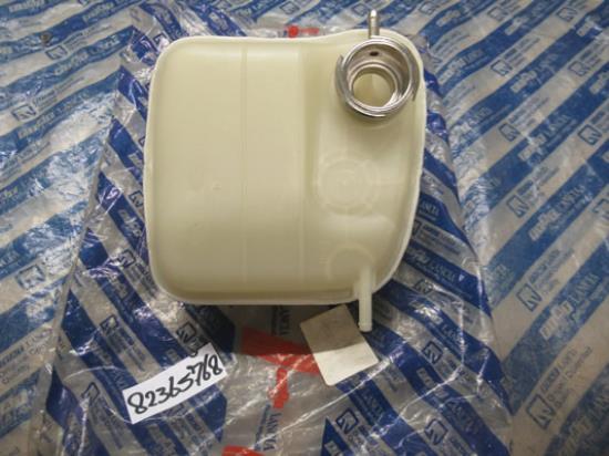 82365768 Koelvloeistofreservoir