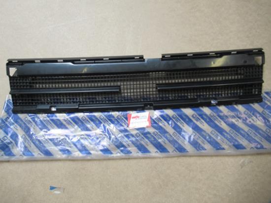 7613815 Grille radiateur binnenzijde