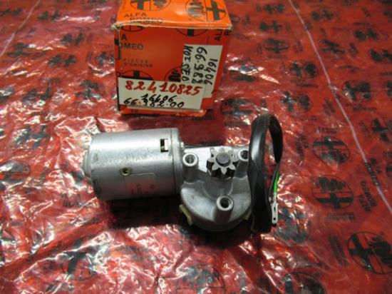 82410825 Motor stoel linksvoor