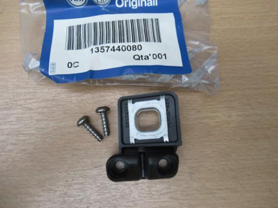 1357440080 Reparatieset koplamp rechts