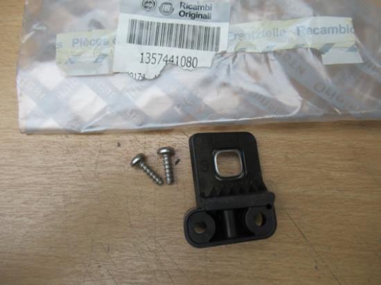 1357441080 Reparatieset koplamp links