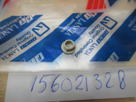 156021328 Plug voor bout derde remlicht