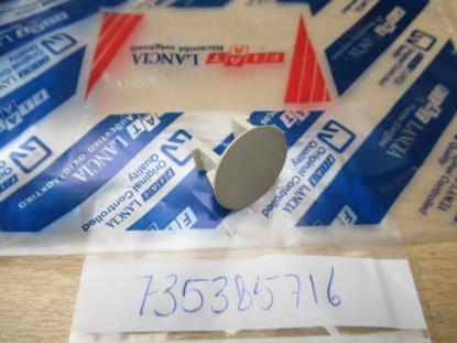735385716 Plug voor achterklep