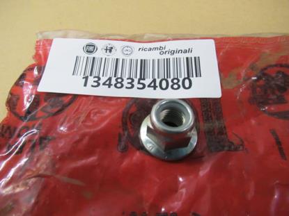 1348354080 Moer voor achtervering