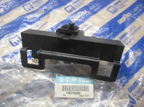 1363162080 Steun rechts