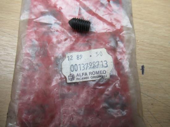 13798713 Passtift cilinderkop