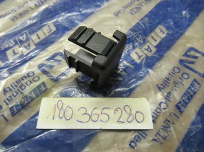 180365280 Plug voor dashboardkastje